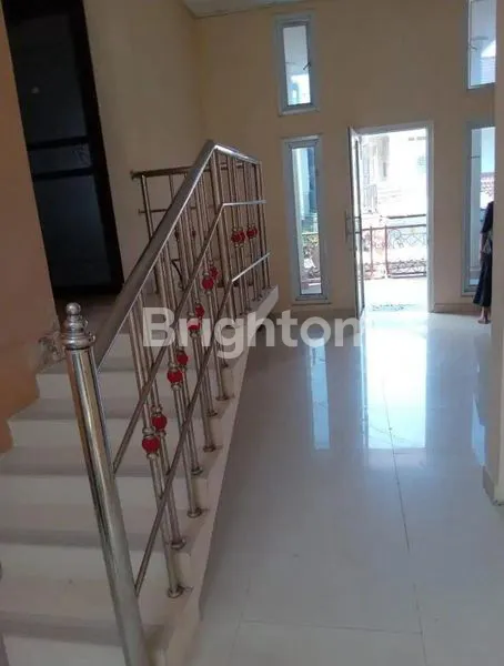 image RUMAH RENON 2 LANTAI 5 KAMAR FULL FURNISH  TENGAH KOTA DENPASAR BALI (2)