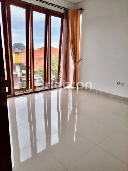 image RUMAH MINIMALIS 2 LANTAI SANUR (1)