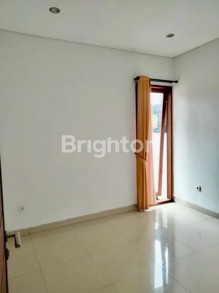 image RUMAH MINIMALIS 2 LANTAI SANUR (4)