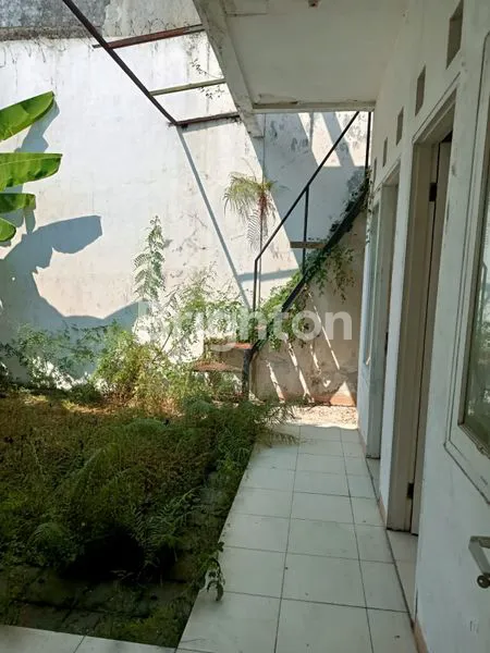 image HUNIAN STRATEGIS PURIMAS NGURAH RAI 200M² HADAP BARAT (8)