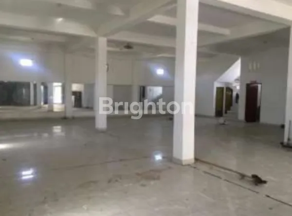 image RUKO LUAS 2 LANTAI DI KAWASAN PEMUKIMAN PADAT, JL. R.A. KARTINI – COCOK UNTUK SHOWROOM, KANTOR, ATAU RUANG USAHA SERBAGUNA (1)