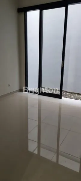 image RUMAH MINIMALIS 2 LANTAI DI MEDOKAN ASRI - 4 KM, SHM, SIAP HUNI (5)