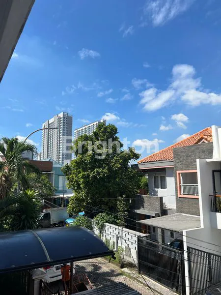 image TAMAN PALEM, JAKARTA BARAT - RUMAH 2 LANTAI SIAP HUNI (8)