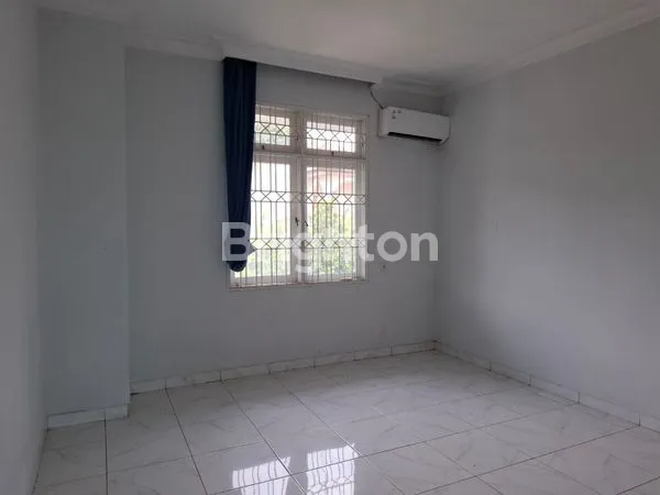 image RUMAH SIAP HUNI 2 LANTAI DI KAV DKI MERUYA SELATAN (8)