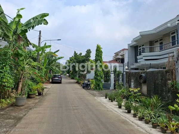 image RUMAH SIAP HUNI 2 LANTAI DI KAV DKI MERUYA SELATAN (2)