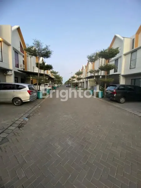 image RUMAH EASTERN PARK MINIMALIS SIAP HUNI, LINGKUNGAN NYAMAN, DEKAT KAMPUS ITS (3)