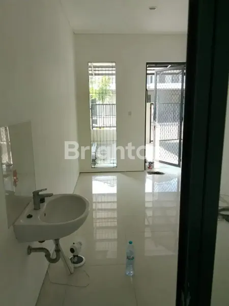 image DIJUAL RUMAH MINIMALIS PONDOK CANDRA SIAP HUNI, ROW JALAN LEBAR, LINGKUNGAN NYAMAN, DEKAT TOL JUANDA, BEBAS BANJIR  (4)