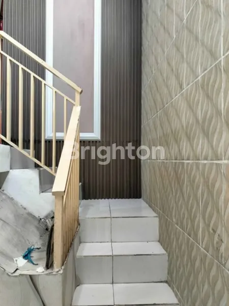 image RUKO KETINTANG BARU 2 LANTAI COCOK UNTUK KANTOR LOKASI STRATEGIS DEKAT RAYA A YANI (4)