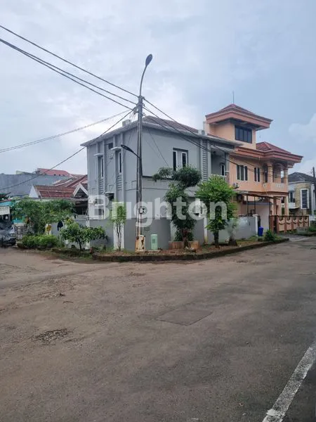 image RUMAH HOEK 2 LT DI SEKTOR 1C GADING SERPONG TANGERANG (1)