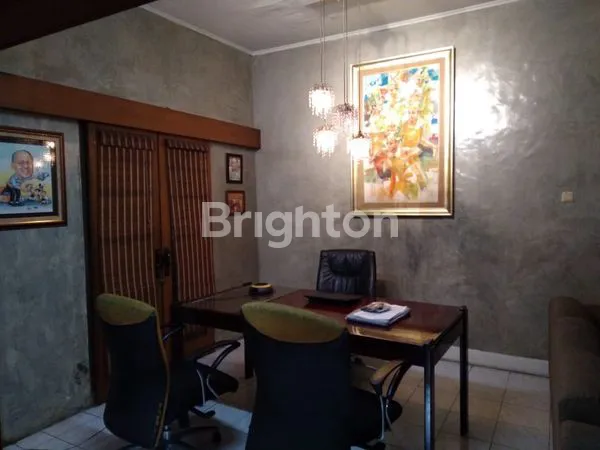 image RUMAH HITUNG TANAH LOKASI SANGAT KOMERSIL DEPAN JALAN RAYA (4)