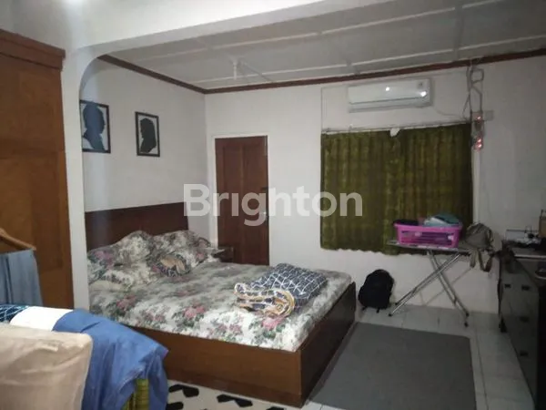 image RUMAH HITUNG TANAH LOKASI SANGAT KOMERSIL DEPAN JALAN RAYA (5)