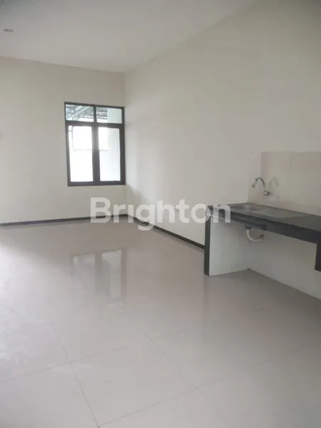 image RUMAH 2 LANTAI SIAP HUNI DI PANDUGO - 4KT, 4KM, CARPORT MOBIL (2)