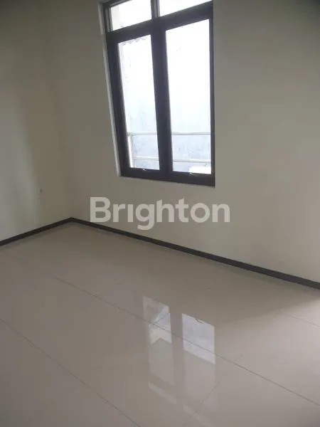 image RUMAH 2 LANTAI SIAP HUNI DI PANDUGO - 4KT, 4KM, CARPORT MOBIL (6)