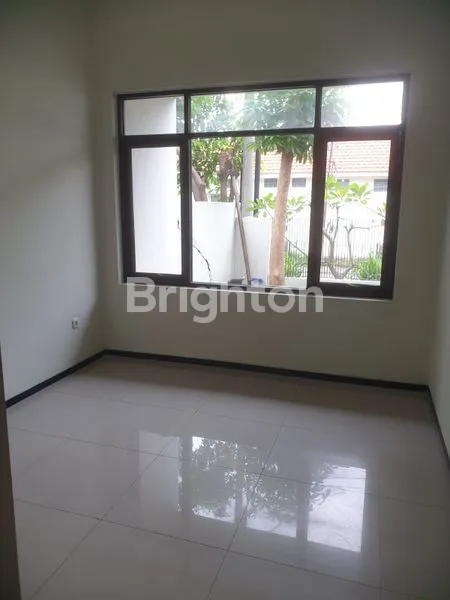 image RUMAH 2 LANTAI SIAP HUNI DI PANDUGO - 4KT, 4KM, CARPORT MOBIL (5)