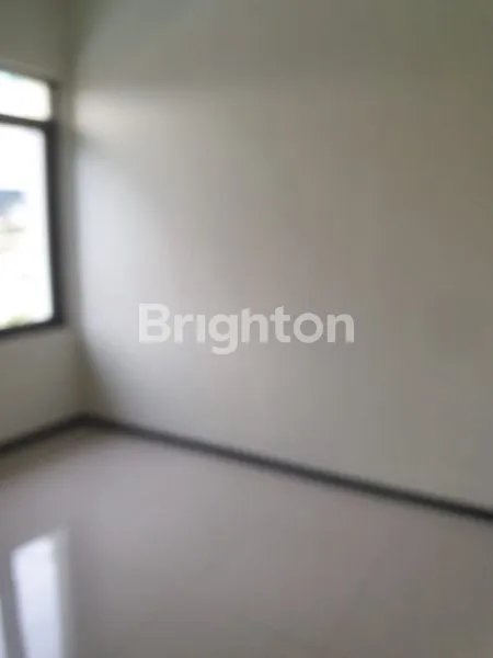 image RUMAH 2 LANTAI SIAP HUNI DI PANDUGO - 4KT, 4KM, CARPORT MOBIL (4)