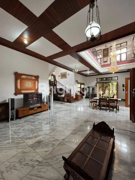 image RUMAH LUX 2 LANTAI DI BINTARO (1)