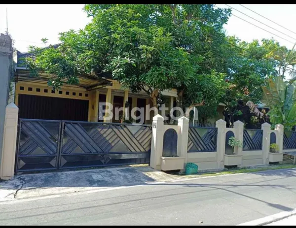 image SOLO : RUMAH LUAS FULLY FURNISHED SIAP PAKAI LOKASI DI KAWASAN ELITE MANAHAN, LUAS 543M, SHM (1)