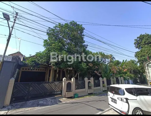 image SOLO : RUMAH LUAS FULLY FURNISHED SIAP PAKAI LOKASI DI KAWASAN ELITE MANAHAN, LUAS 543M, SHM (2)