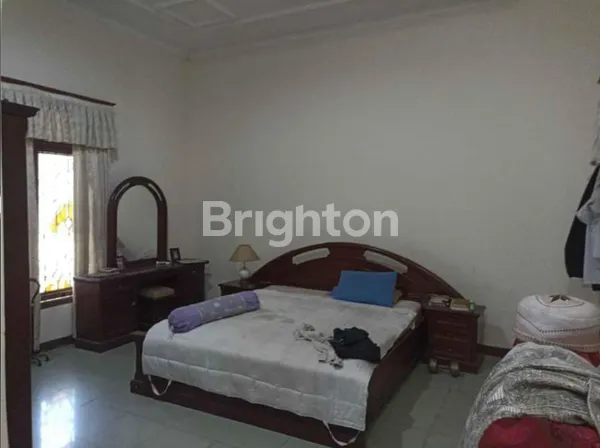 image SOLO : RUMAH LUAS FULLY FURNISHED SIAP PAKAI LOKASI DI KAWASAN ELITE MANAHAN, LUAS 543M, SHM (7)