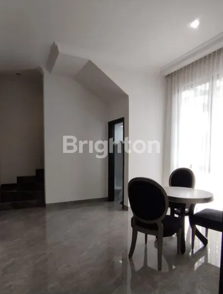 image RUMAH MEGAH GAYA VILLA DI SUMMARECON - BOGOR (6)