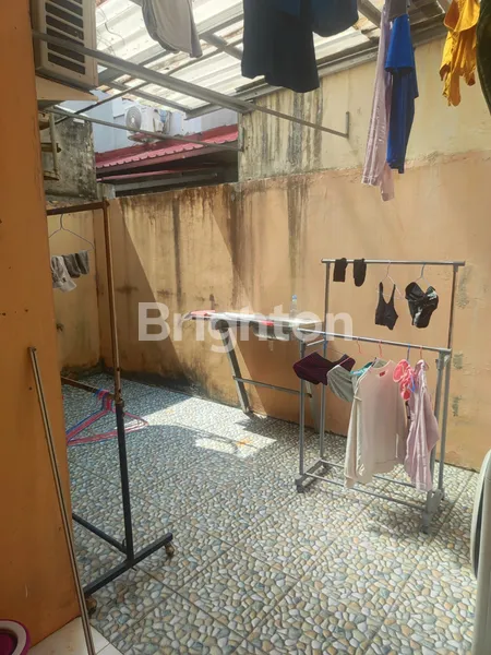 image RUMAH CENTER POINT 2((DUA) UNIT GANDENG. DEKAT SEKOLAH YOS SUDARSO. DEKAT FERRY BATAM CENTER. BATAM CENTERBATAM (7)