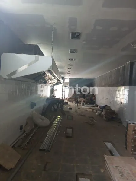 image RUKO 3 LANTAI LUAS LOKASI RAMAI TURIS AREA KUTA BALI (4)