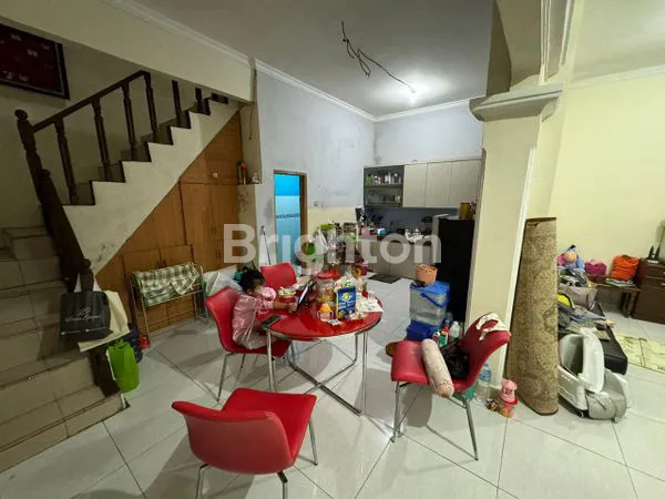 image RUMAH NYAMAN DAN STRATEGIS 2 LANTAI DI SUNTER TANJUNG PRIOK JAKARTA  (8)