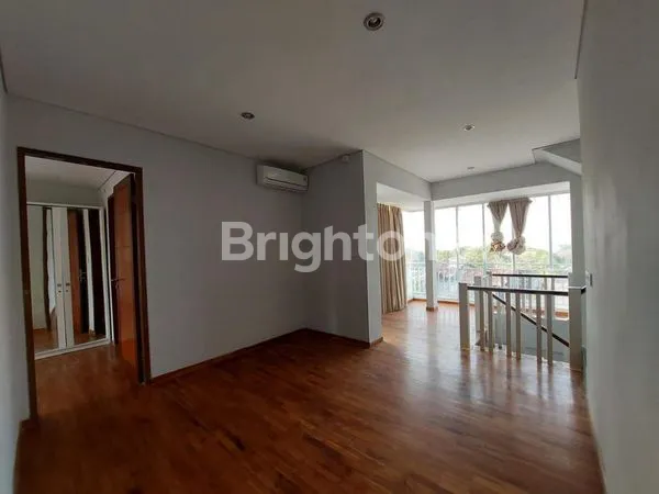 image RUMAH MEWAH 4 LANTAI + POOL, 5 MENIT KE TOL BALI MANDARA (1)