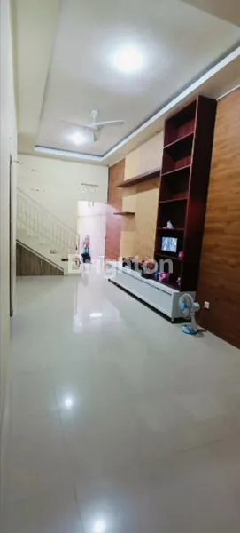 image RUMAH 2 LANTAI FULL FURNISHED 4KT DI PADANGSAMBIAN, DENPASAR BARAT (3)