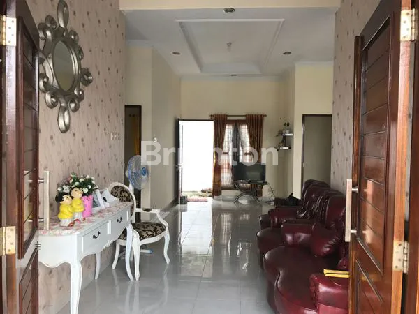 image DIJUAL RUMAH DIJOMBOR FULL FURNISHED (1)