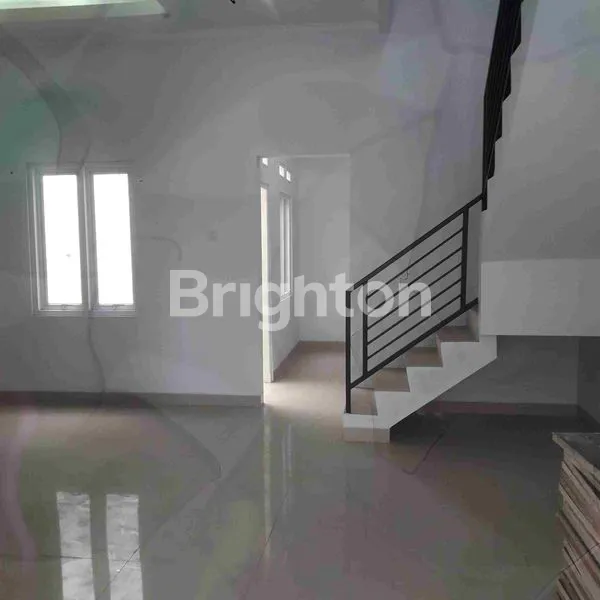 image RUMAH 2 LANTAI SIAP HUNI NYAMAN AKSES MUDAH KEMANA-MANA (3)