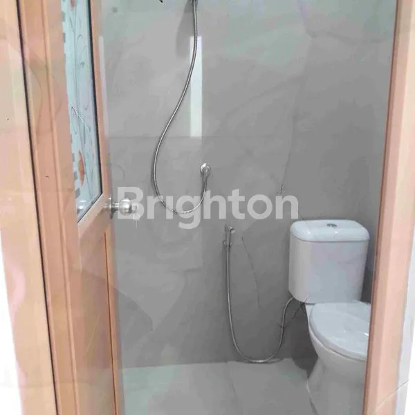 image RUMAH 2 LANTAI SIAP HUNI NYAMAN AKSES MUDAH KEMANA-MANA (6)