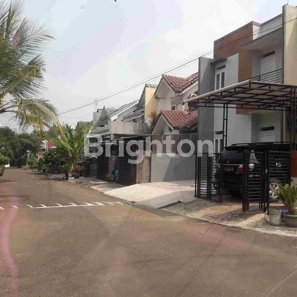 image RUMAH 2 LANTAI SIAP HUNI NYAMAN AKSES MUDAH KEMANA-MANA (4)