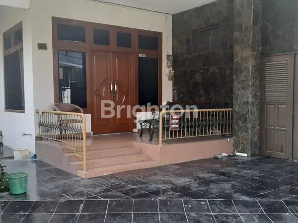 image RUMAH MEWAH 2 LANTAI SIAP HUNI DI HALMAHERA SEMARANG (2)