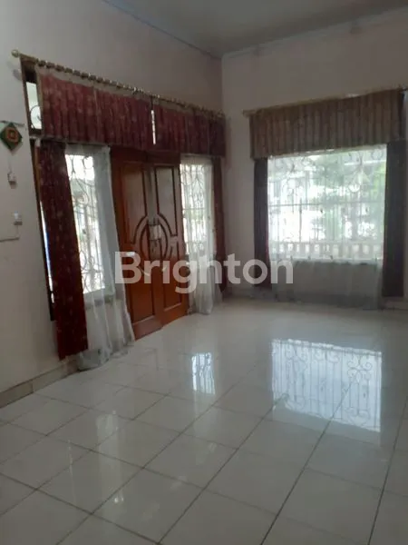 image RUMAH MEWAH 2 LANTAI SIAP HUNI DI HALMAHERA SEMARANG (6)