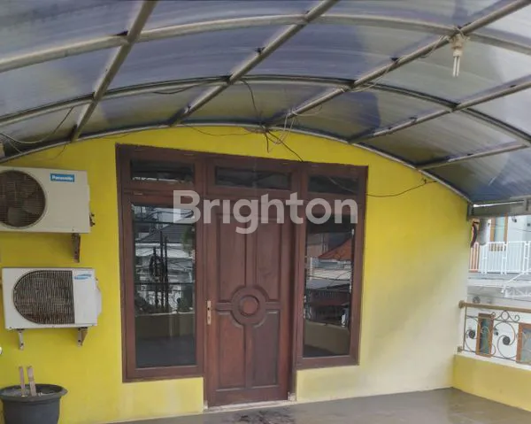 image RUMAH MEWAH 2 LANTAI SIAP HUNI DI HALMAHERA SEMARANG (4)