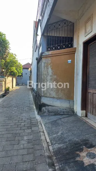 image DIJUAL RUMAH STRATEGIS 2 LANTAI DEKAT LAPANGAN RENON  (8)
