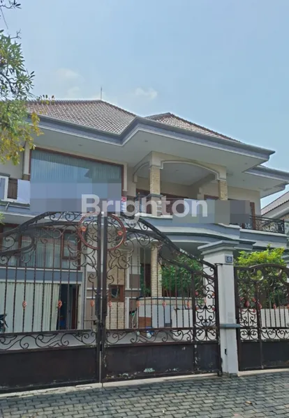 image RUMAH IMPIAN SIAP HUNI DI KAWASAN ELITE GRAHA FAMILY SURABAYA DEKAT COMMON GROUND POSISI HOOK (1)