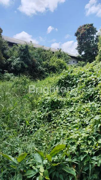 image TANAH LOKASI STRATEGIS HOOK DAPAT 3 JALAN AKSES YANG  LEBAR (2)