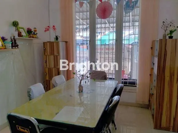 image DIJUAL MURAH RUMAH NIRWANA EXECUTIVE LOKASI STRATEGIS KT 4 RUANG TAMU SUDAH DISEKAT 4 SEKAT COCOK UNTUK KANTOR USAHA BISNIS ONLINE SHOPPE TIKTOK TOKOPEDIA ROW JALAN LEBAR (8)