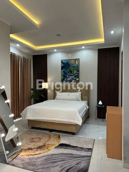 image HUNIAN MODERN 2 LANTAI FULLY FURNISHED DI CHERRY FIELD BOJONGSOANG DENGAN LOKASI PREMIUM, FULL INTERIOR DAN INTERNET READY, SIAP HUNI! (6)