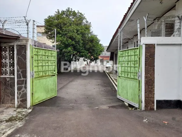 image RUMAH HERITAGE LUAS TEPI JALAN RAYA (2)