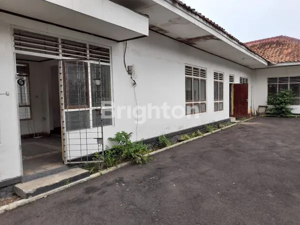 image RUMAH HERITAGE LUAS TEPI JALAN RAYA (6)