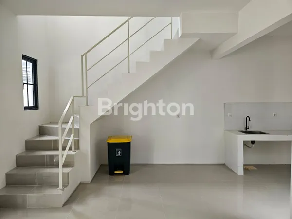 image RUMAH 2 LANTAI LOKASI STRATEGIS DEKAT DEKAT MERR JUANDA KUTISARI JEMURSARI NGINDEN GUNUNG ANYAR UPN UBAYA PONDOK CHANDRA RUNGKUT (2)