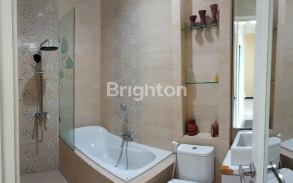 image RUMAH MEWAH ELEGAN STRATEGIS DI GAYUNG KEBONSARI SURABAYA SELATAN (5)