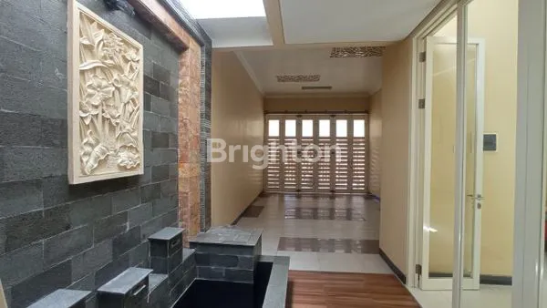 image RUMAH MEWAH ELEGAN STRATEGIS DI GAYUNG KEBONSARI SURABAYA SELATAN (7)