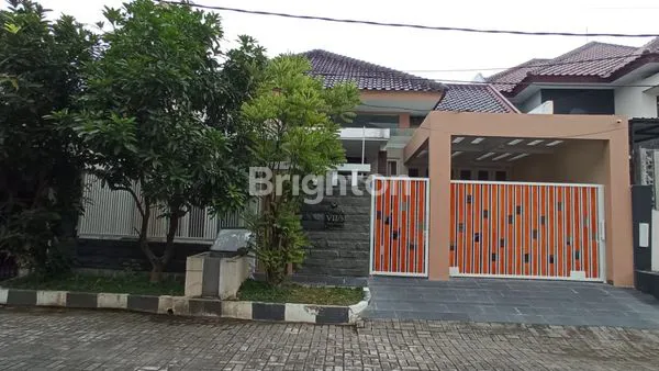RUMAH MEWAH ELEGAN STRATEGIS DI GAYUNG KEBONSARI SURABAYA SELATAN