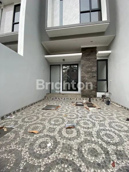 image RUMAH BARU GRESS, SUTOREJO UTARA, LOKASI STRATEGIS DEKAT RAYA MULYOSARI DAN GALAXY MALL, ADA 2 UNIT JEJER (2)