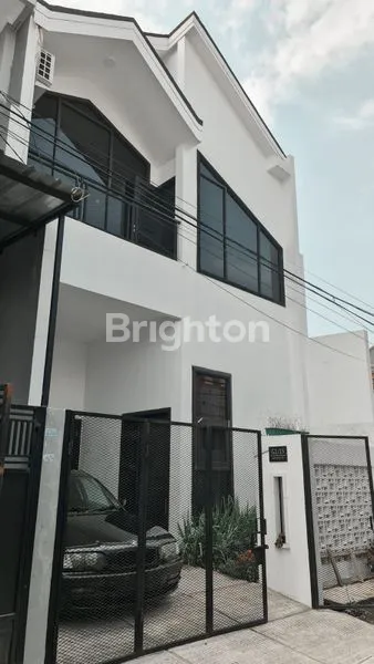 RUMAH 2 LANTAI SEMI-FURNISHED DI CIPONDOH, SHM, SIAP HUNI