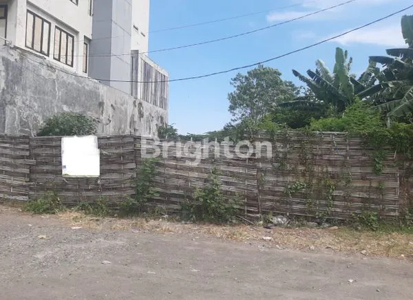 TANAH SIAP BANGUN 4 SD 5 RUMAH DEKAT PETRA SURABAYA